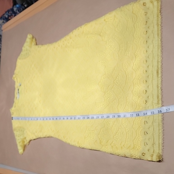 Isaac Mizrahi Size XXS Yellow Lace Overaly Knee Length Shift Dress, EUC - Picture 8 of 13